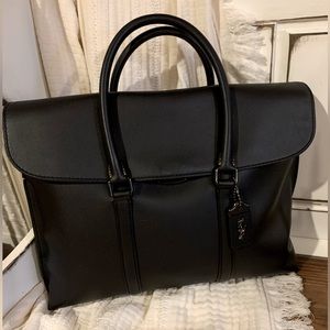 Metropolitan Lock Portfolio. Hang tag not included.